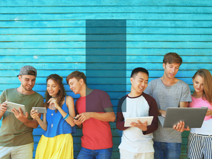 Unge på række læser